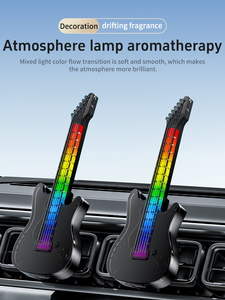 Ambientador de coche con forma de guitarra fresca recién lanzado Material plástico con luz de ambiente Agradable fragancia de salida de aire - Product Image 4