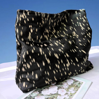 Sac à main en poils de veau personnalisé OEM, sac cosmétique en cuir véritable pour femme, pochette en cuir souple surdimensionnée à fermeture roll-top