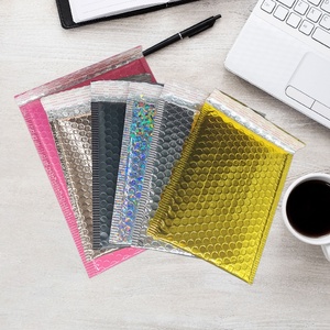 Sobre de Burbujas de Polietileno Personalizado, Holográfico, Protector, Ecológico e Impermeable de 9x7 Pulgadas para Embalaje Logístico - Product Image 1
