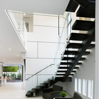 Kit complet d'escalier flottant moderne à monopoutre pour intérieur avec marches en bois massif et balustrade en verre