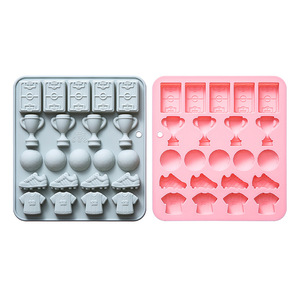Moldes de silicona para pasteles con diseño de fútbol de 22 cavidades, reutilizables, de calidad alimentaria, moldes magnéticos de silicona para chocolate, dulces y hielo, para hacer tú mismo. - Product Image 1