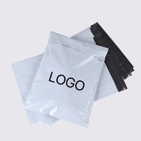 Sacs postaux personnalisés en stock, épais, imperméables et durables, pour la vente au détail directe d'usine et le transport longue distance, avec livraison et emballage.