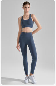 Nuevo sujetador deportivo de talla grande para mujer con cuello en U, ajustable, a prueba de golpes, que absorbe el sudor, de soporte medio, para correr, con copas fijas y almohadillas en el pecho, espalda cruzada. - Product Image 4