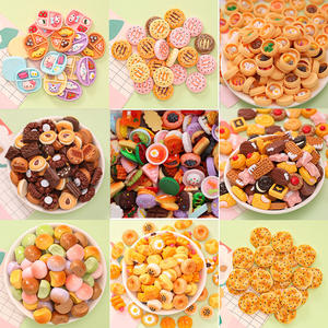 Jouet de simulation de cuisine en résine peinte à la bombe, thème alimentaire, ornements miniatures 3D faits à la main, comprenant pain au <span class=keywords><strong>chocolat</strong></span>, tartes aux œufs et biscuits - Product Image 2