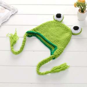 Bonnet tricoté artisanal pour bébés, motif grenouille, broderie main, en peluche écologique, chaud pour l'hiver, style broderie, tissu courant, vente en gros - Product Image 6