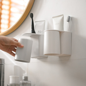 Support mural double pour brosses à dents avec ventouse, design minimaliste, ensemble de rangement gain de place pour salle de bain - Product Image 2