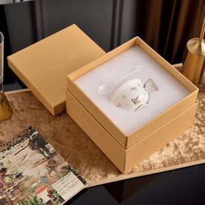 Ensemble de 3 bols à dessert en porcelaine fine européenne à motif papillon rose, design moderne et luxueux, respectueux de l'environnement, en forme de papillon - Product Image 3