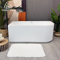Baignoire autoportante en acrylique de haute qualité WhiteForest, asymétrique, à paroi large cannelée, pour droitier ou gaucher