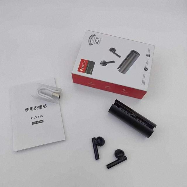2025 New TWS Portable Voice Translation Wireless Earphones AI Smart Translate Headphone Translator Earbuds PRO11S