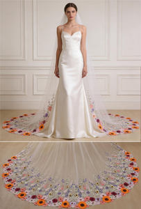 <span class=keywords><strong>Voile</strong></span> <span class=keywords><strong>de</strong></span> <span class=keywords><strong>mariée</strong></span> cathédrale brodé <span class=keywords><strong>de</strong></span> fleurs, <span class=keywords><strong>long</strong></span> <span class=keywords><strong>voile</strong></span> <span class=keywords><strong>de</strong></span> <span class=keywords><strong>mariée</strong></span> en tulle <span class=keywords><strong>avec</strong></span> ourlet <span class=keywords><strong>de</strong></span> fleurs colorées pour la photographie en église - Product Image 2