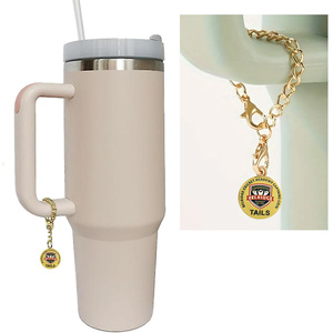 Mode unique personnalisé bling gobelet charme boisson bière bouteille d'eau <span class=keywords><strong>accrocher</strong></span> nom étiquette casquette breloques <span class=keywords><strong>pour</strong></span> <span class=keywords><strong>collier</strong></span> - Product Image 2