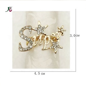 Boucle <span class=keywords><strong>de</strong></span> <span class=keywords><strong>serviette</strong></span> d'hôtel Anneau Bouche Lettre Anneau <span class=keywords><strong>de</strong></span> <span class=keywords><strong>serviette</strong></span> Personnalisation Boucle <span class=keywords><strong>de</strong></span> <span class=keywords><strong>serviette</strong></span> en métal Boucle <span class=keywords><strong>de</strong></span> <span class=keywords><strong>serviette</strong></span> en diamant Boucle <span class=keywords><strong>de</strong></span> <span class=keywords><strong>serviette</strong></span> Sterling - Product Image 4