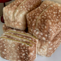 Pochette de maquillage en fausse fourrure motif cerf Sika, pochette de maquillage moelleuse motif cerf pour l'automne, sac de voyage cosmétique grande capacité, pochette zippée florale en fausse fourrure