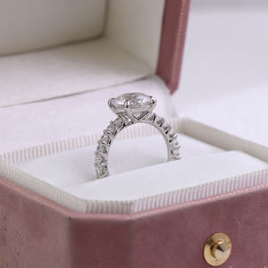 Fine Jewelry PT950 avec 3CT VVS White Lab Grown Diamond Bague de fiançailles Bijoux en platine demi-tour pour femmes - Product Image 2