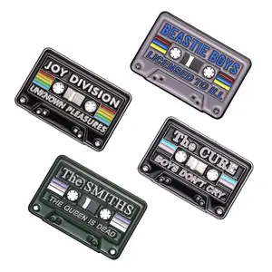 Personnalisé en forme des années 90 thème vintage rétro épinglette insigne métal musique cassette émail broche ensemble