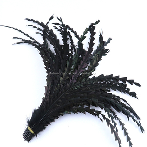 Plumas de cola de gallo en forma de corte recortado teñido al por mayor de fábrica 27-35cm para sombrerería - Product Image 3