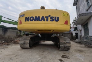 Excavadora Komatsu PC200-10 Resistente para Minería y Construcción - Product Image 3