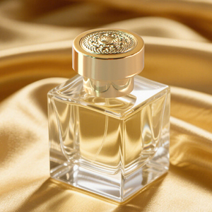 Flacone Personalizzato di Lusso in Vetro per Profumo, Bottiglie Spray Trasparenti per Profumo da 30ml 50ml 100ml, Flacone Quadrato Vuoto in Vetro per Profumo con Tappo Dorato - Product Image 1
