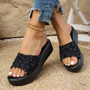 Sandales d'été 2025 à semelle épaisse et plate, couleur unie, pour femme, grande taille, avec talons compensés et semelle éponge - Product Image 5