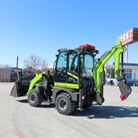 Chargeuse-pelleteuse compacte 4x4 robuste avec moteur CE EPA Euro 5 et capacité de charge nominale de 1500 kg