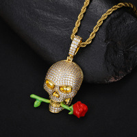 HUIYUE EU US Halloween Pendentif Collier Lumineux en Cuivre Rose Tête de Mort Romantique et Sinistre Entièrement Sertie de Zircons
