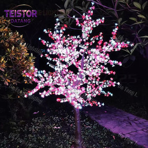 Lumière d'arbre LED décorative pour les places de festivals, les paysages de stations balnéaires et les attractions nocturnes de vacances - Product Image 2