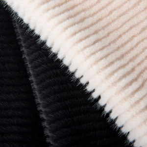Nouveau à la mode 100% polyester brossé <span class=keywords><strong>fausse</strong></span> <span class=keywords><strong>fourrure</strong></span> tissu cheveux longs tissus de <span class=keywords><strong>fourrure</strong></span> artificielle échantillon gratuit pour dames manteau - Product Image 1