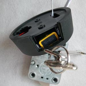 स्विंग बोल्ट इलेक्ट्रॉनिक लॉक के लिए अग्निरोधक बंदूक सुरक्षित जस्ता मिश्र धातु और प्लास्टिक सामग्री और दो कोड के समूह के साथ आपातकालीन चाबियाँ - Product Image 5