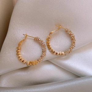 Orecchini a cerchio in argento dorato 2026 da donna, di lusso leggero, con finitura a grana, di alta qualità - Product Image 4