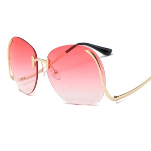 2020 Nouveaux Hommes De Mode Bonbons Couleur Femmes Surdimensionné Sans <span class=keywords><strong>Monture</strong></span> Lunettes de soleil - Product Image 2