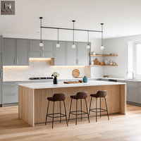 Meubles de cuisine Shaker sur mesure en bois gris clair, design d'îlot cannelé, armoires de garde-manger modulaires en bois, projet AU