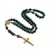 Chapelet en perles de plastique Mecrt 10 mm vertes, fait main, avec pendentif croix antique catholique en alliage de zinc