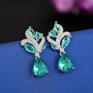 Eleganti orecchini pendenti corti da donna, accessori per l'orecchio semplici e alla moda per l'uso quotidiano - Product Image 6