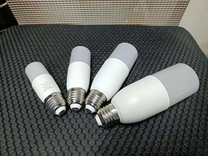 Ampoules LED A19 E26 B22 T60-T115 à succès, lumière du jour 6000K, IRC 80, pour entrepôt, forme colonne en T, garantie 2 ans - Product Image 4