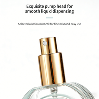 Flacon de parfum carré en verre rechargeable de 50 ml avec vaporisateur à pompe, compatible avec les diffuseurs à bâtonnets, finition givrée grise