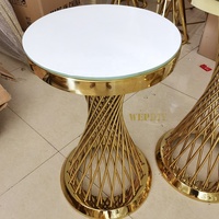 Table à gâteau moderne minimaliste en acier inoxydable, verre, or et blanc, design en fer forgé, hauteur 40-90 cm, pour décorations de mariage