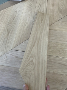 <span class=keywords><strong>Parquet</strong></span> en bois d'ingénierie de style européen de haute qualité, chêne en chevron, surface AB brossée, bois naturel <span class=keywords><strong>pour</strong></span> la décoration intérieure - Product Image 5