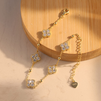 Prix de gros Bracelet en argent sterling S925 plaqué or 14K, avec perles trèfle et rondes interchangeables, micro-pavé de moissanite, fermoir homard trèfle