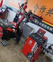 Démonte-Pneu de Camion Automatique avec Alimentation 220V, Kit de Levage de Pneu et Fonction d'Inclinaison pour un Retrait Facile des Pneus