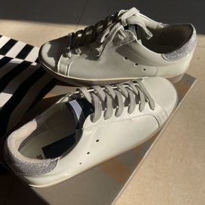 Chaussures de créateur de luxe pour hommes, style décontracté, chaussures de skate tendance pour hommes, baskets décontractées de haute qualité pour femmes - Product Image 1