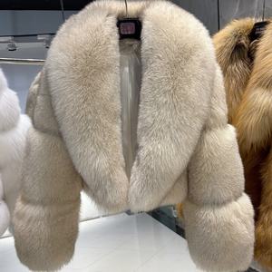 <span class=keywords><strong>Giacca</strong></span> Corta da <span class=keywords><strong>Donna</strong></span> in Vera Pelliccia di Volpe con Collo a Revers Collezione 2025 <span class=keywords><strong>Calda</strong></span> Invernale - Product Image 5