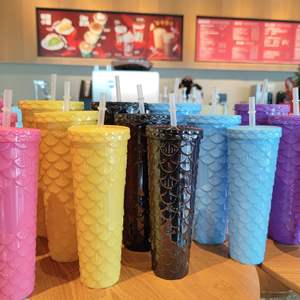 Juego europeo y americano <span class=keywords><strong>de</strong></span> 3 piezas, taza <span class=keywords><strong>de</strong></span> paja <span class=keywords><strong>de</strong></span> plástico para deportes al aire libre, taza <span class=keywords><strong>de</strong></span> Fitness, logotipo personalizado, botella <span class=keywords><strong>de</strong></span> agua para estudiantes - Product Image 1