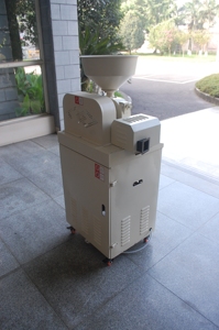 Machine combinée décortiqueuse et blanchisseuse de riz série LN5.3/4 pour riz <span class=keywords><strong>brun</strong></span>, riz blanc et <span class=keywords><strong>millet</strong></span> - Product Image 5