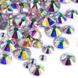 Oleeya Promotion Strass thermocollant Grade 2028 Cristal AB pour Robe et Vêtement - Product Image 4