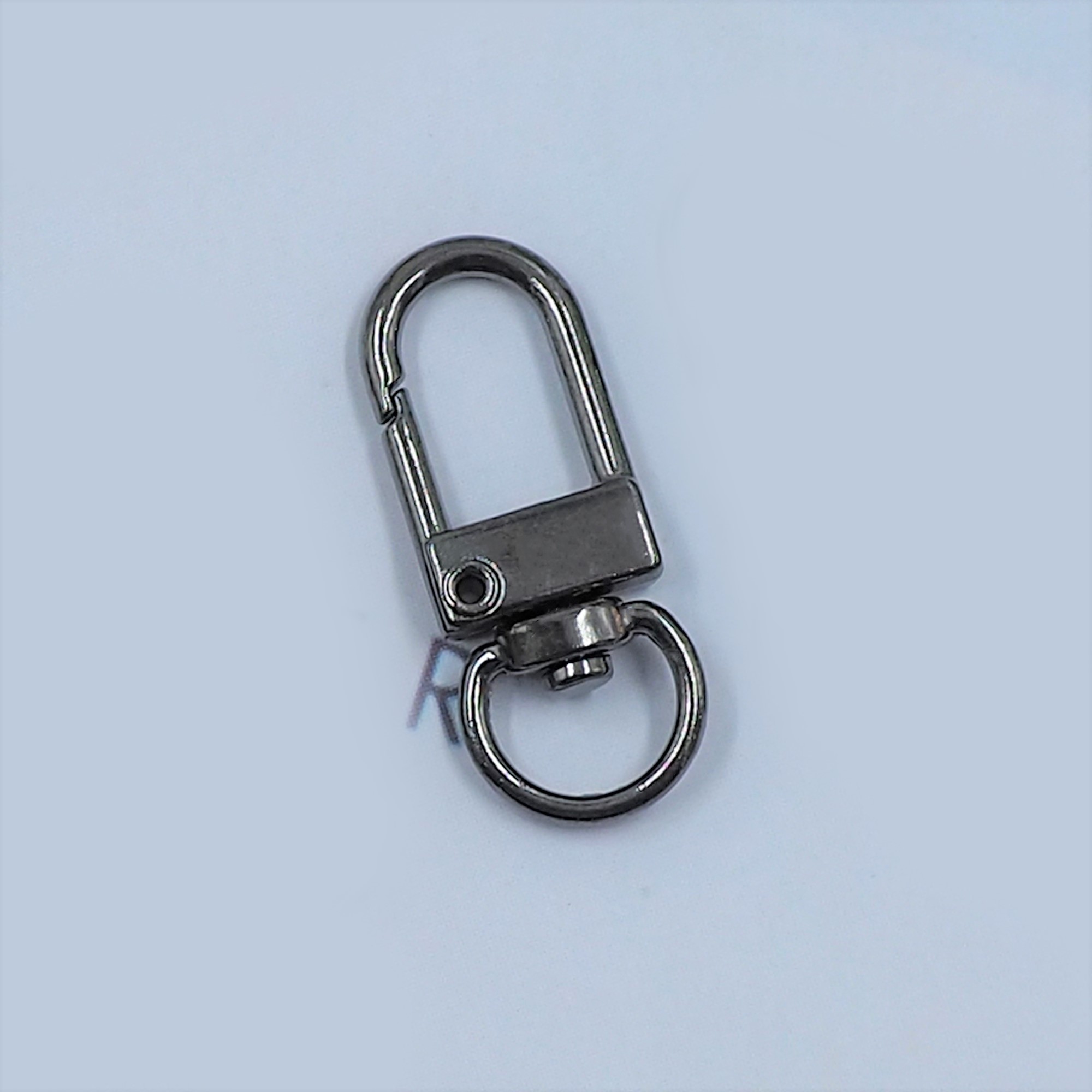 # 3 ปืนสีเทา