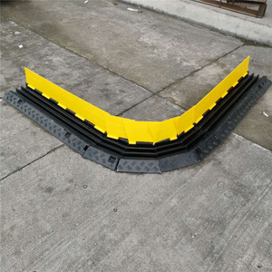 Piccolo Passacavi in Gomma a 3 Canali, Rampa per Cavi, Protezione per Cavi in Gomma - Product Image 5