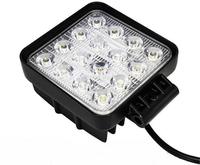 Lampe de travail carrée à faisceau d'inondation à LED 55mm d'épaisseur 48w 6500K Pods 12v-60v 16pcs 3030 Chip Light pour camion tracteur chariot élévateur camions