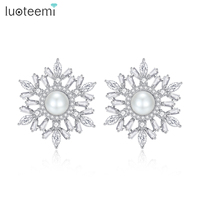 LUOTEEMI Natal Baru 2026 Anting Stud Bunga Salju Zirkonia Kubik Besar untuk Wanita Perhiasan Mode Korea Hadiah