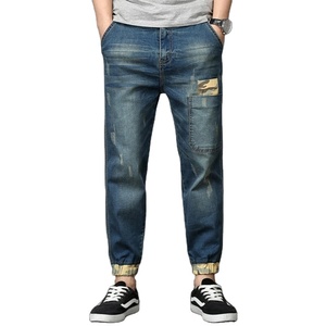 กางเกงยีนส์ผู้ชายไซส์ใหญ่ลายสก็อตแบบต่อผ้าทรงตรง ยืดหยุ่นสูง ทรงหลวม สวมใส่สบาย ระบายอากาศได้ดี ผ้าเดนิมฟอกสี รุ่นใหม่ล่าสุดปี 2020 - Product Image 1