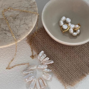 Collar Boundless Star River Smile para Mujer, Diseño de Clavícula de Plata Triturada de Alta Gama con Perlas Barrocas Naturales - Product Image 4